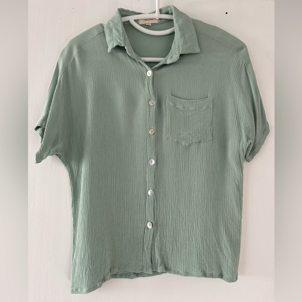 Sunad button up blouse. Almost new condition.